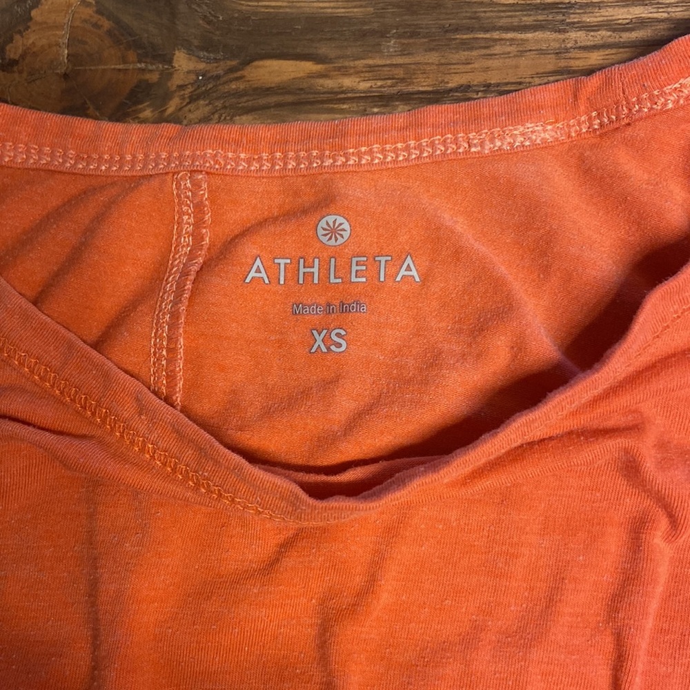 Athleta lightweight tee - Picture 2 of 5